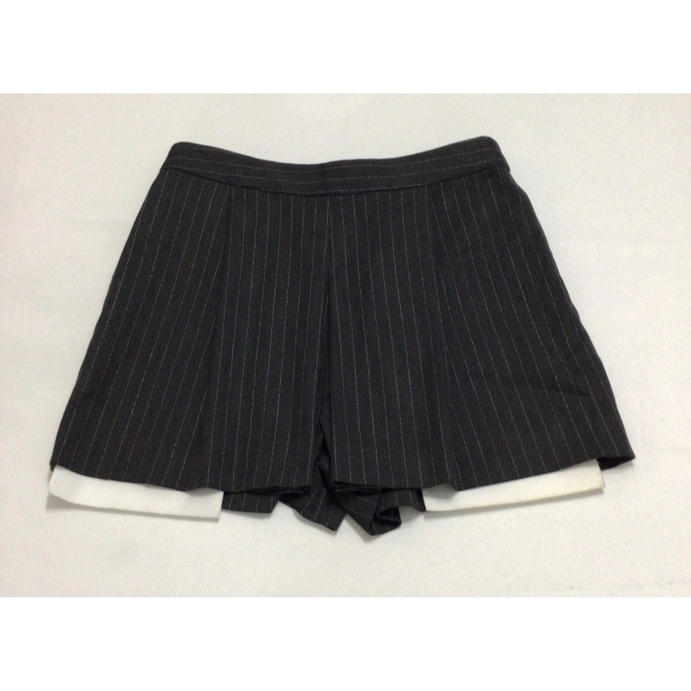 Gianni Bini Pinstripe Pleated Skort Grey White Layered Hem Size 10 Officecore